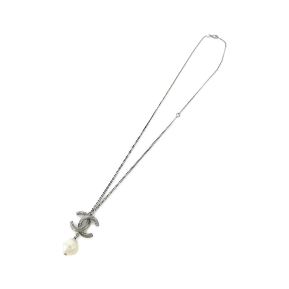 CHANEL White Necklace - Picture 2 of 6